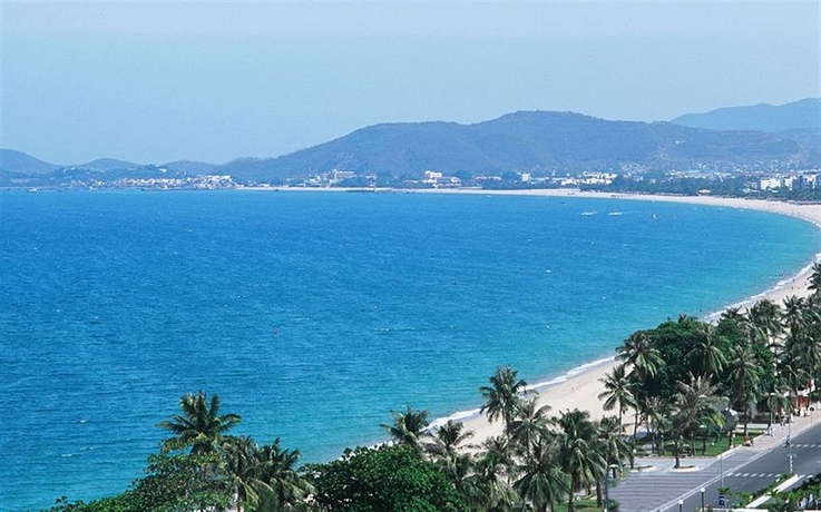 Imagen de los exteriores del Hotel Sunrise Nha Trang Beach and Spa. Foto 6