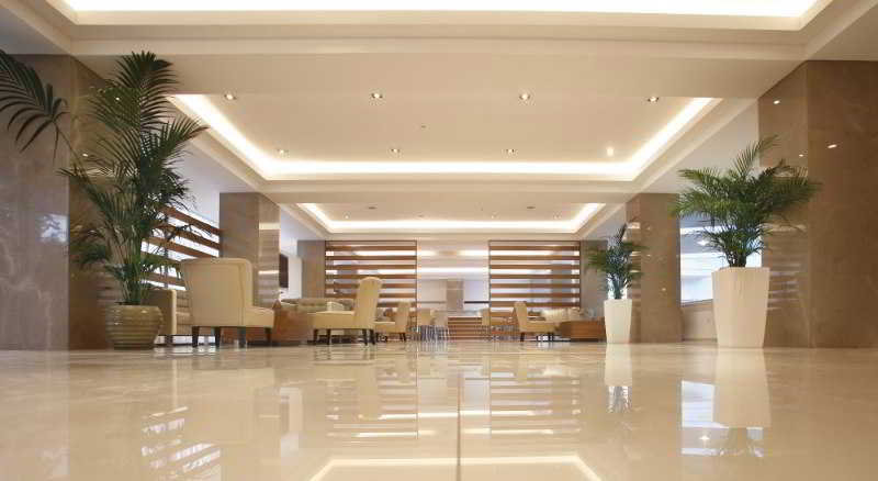 Imagen de los interiores del Hotel Sunrise Oasis and Waterpark. Foto 14