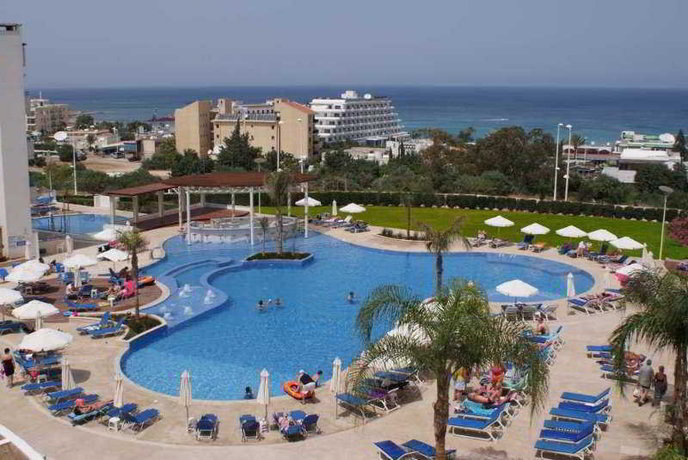 Imagen de la piscina del Hotel Sunrise Oasis and Waterpark. Foto 17