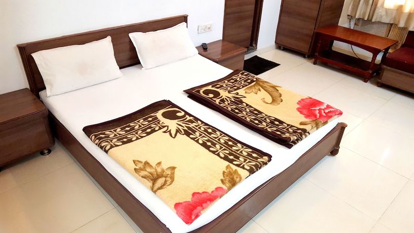 Imagen de la habitación del Hotel Sunrise Palace, Ambaji. Foto 8
