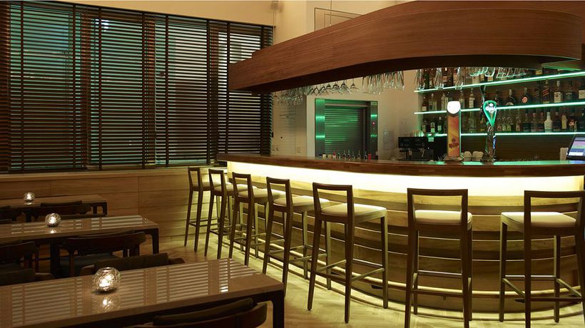 Imagen del bar/restaurante del Hotel Sunrise Pearl and Spa. Foto 4