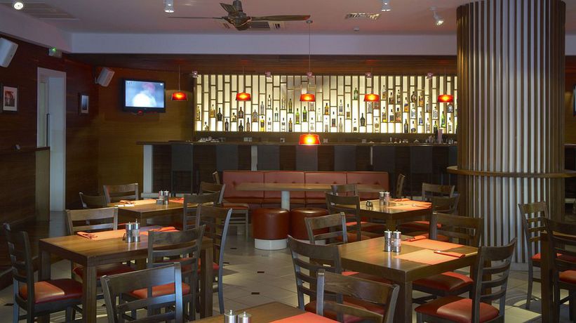 Imagen del bar/restaurante del Hotel Sunrise Pearl and Spa. Foto 5