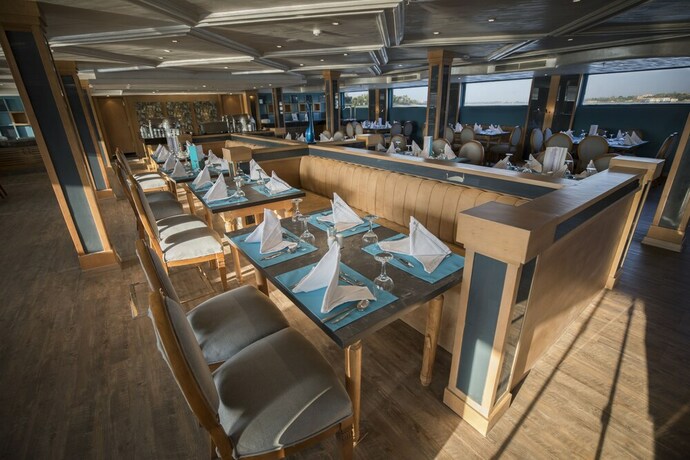 Imagen del bar/restaurante del Hotel Sunrise Semiramis Ii Cruise. Foto 19