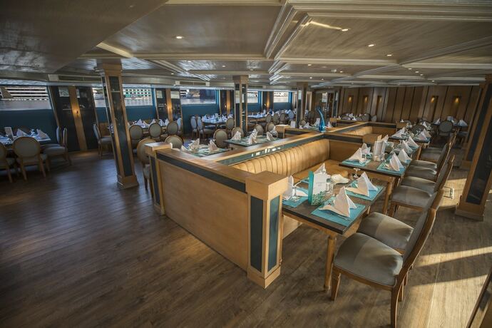 Imagen del bar/restaurante del Hotel Sunrise Semiramis Ii Cruise. Foto 20