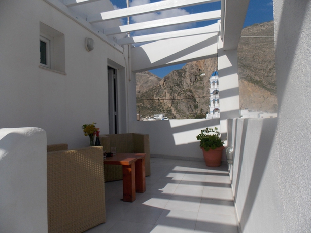 Imagen de los exteriores del Hotel Sunrise Studios Perissa. Foto 11