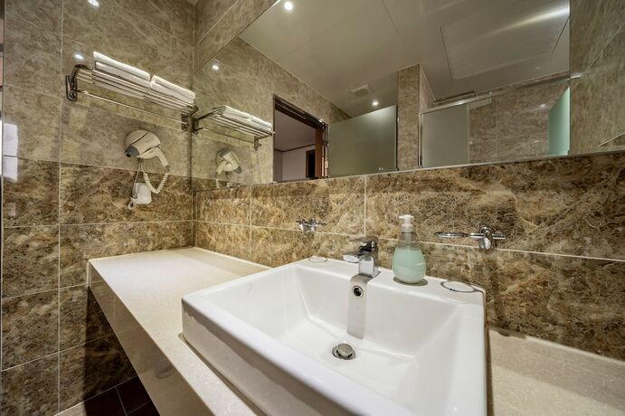 Imagen general del Hotel Sunrise Sungsan. Foto 3