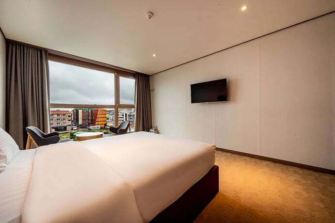 Imagen general del Hotel Sunrise Sungsan. Foto 7