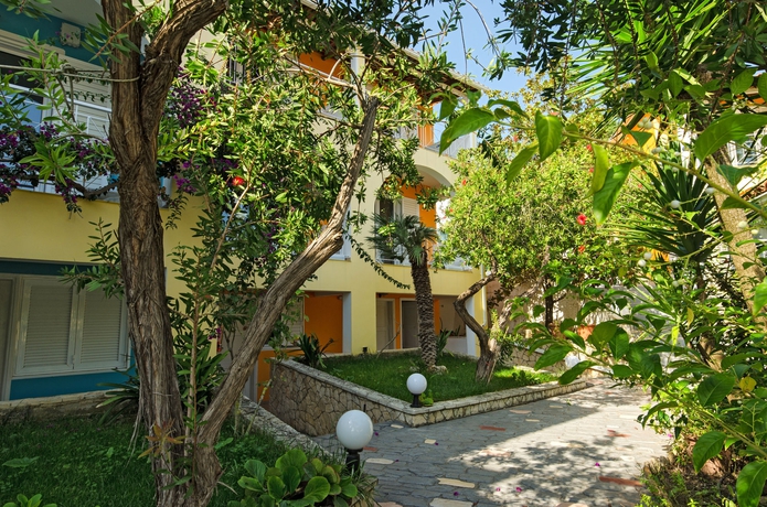 Imagen de los exteriores del Hotel Sunrise Zante - Adults Only. Foto 5