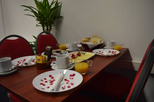 Imagen de la habitación del Hotel Sunrisehotel. Foto 9