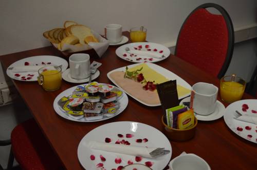 Imagen de la habitación del Hotel Sunrisehotel. Foto 14