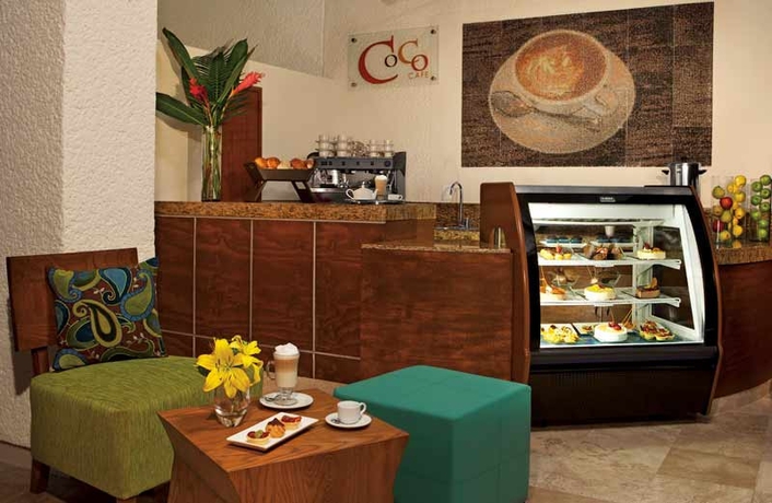 Imagen general del Hotel Sunscape Dorado Pacifico Ixtapa. Foto 12