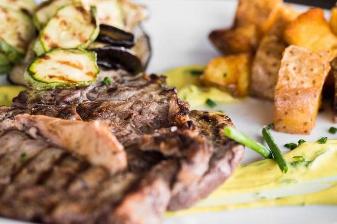 Imagen del bar/restaurante del Hotel Sunsea Wellness Resort. Foto 5