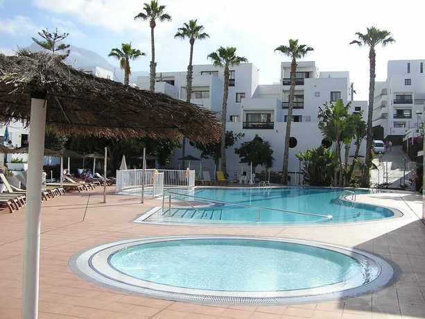 Imagen de los exteriores del Hotel Sunset Bay Club. Foto 7