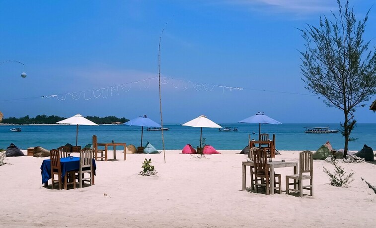 Imagen general del Hotel Sunset Beach Bungalow and Restaurant. Foto 2