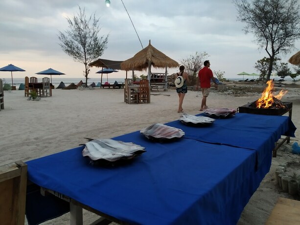 Imagen general del Hotel Sunset Beach Bungalow and Restaurant. Foto 3