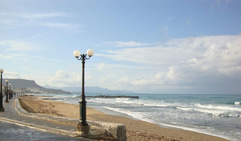 Imagen de los exteriores del Hotel Sunset Beach, Kokkini Hani. Foto 11