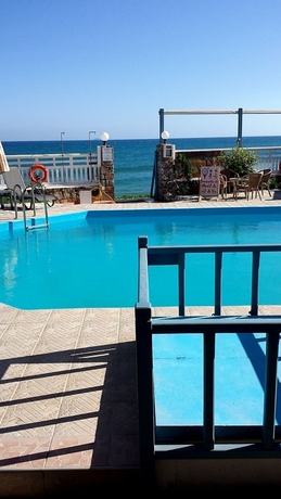 Imagen de la piscina del Hotel Sunset Beach, Kokkini Hani. Foto 15