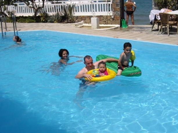 Imagen de la piscina del Hotel Sunset Beach, Kokkini Hani. Foto 16