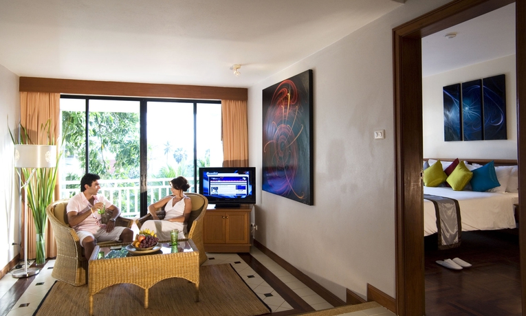 Imagen de los interiores del Hotel Sunset Beach Resort. Foto 11