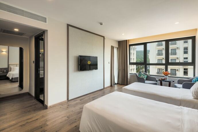 Imagen de la habitación del Hotel Sunset Beach Resort and Spa. Foto 19