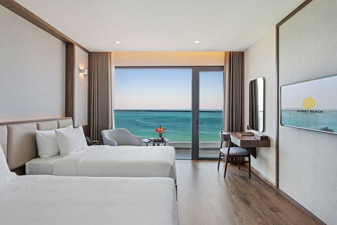 Imagen de la habitación del Hotel Sunset Beach Resort and Spa. Foto 21