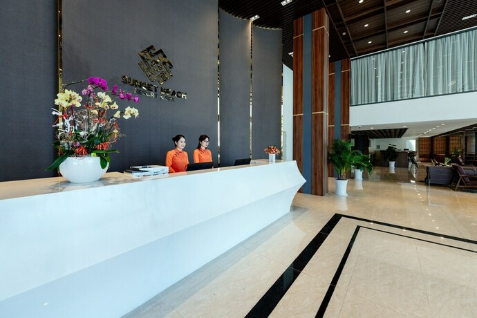 Imagen de los interiores del Hotel Sunset Beach Resort and Spa. Foto 26