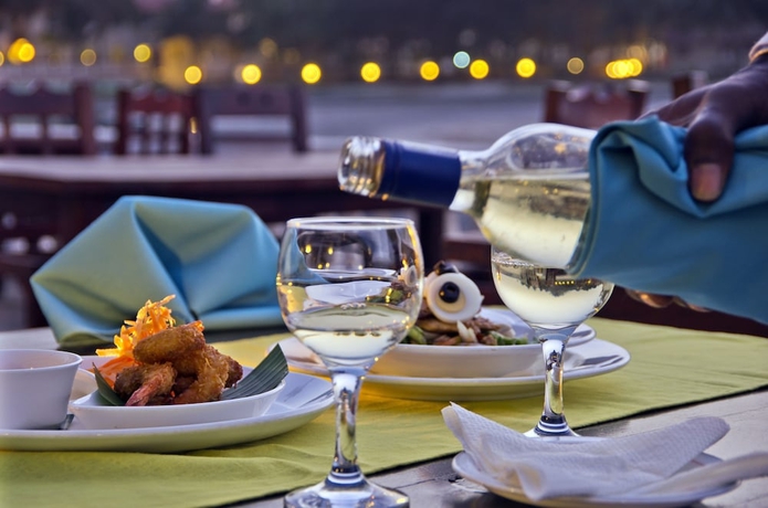 Imagen del bar/restaurante del Hotel Sunset Beach, Serekunda. Foto 2