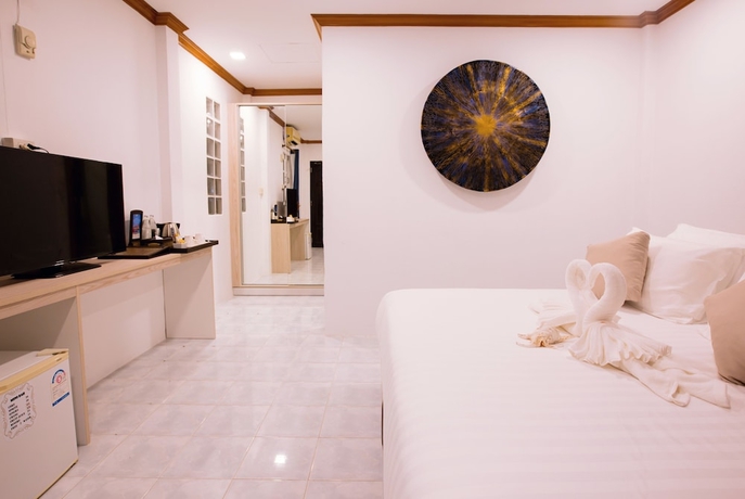 Imagen de la habitación del Hotel Sunset Beach Villas. Foto 2