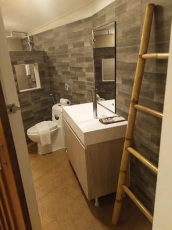 Imagen de la habitación del Hotel Sunset Beach Villas. Foto 8