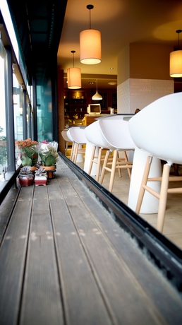 Imagen del bar/restaurante del Hotel Sunset Business. Foto 8