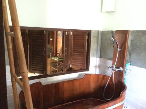 Imagen de la habitación del Hotel Sunset Cove Resort. Foto 8
