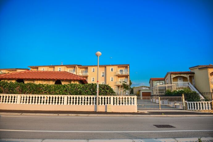Imagen general del Hotel Sunset Deluxe Apartments. Foto 1