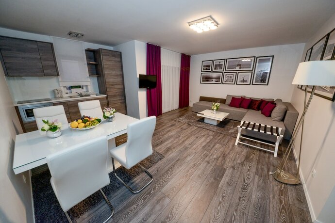 Imagen general del Hotel Sunset Deluxe Apartments. Foto 2