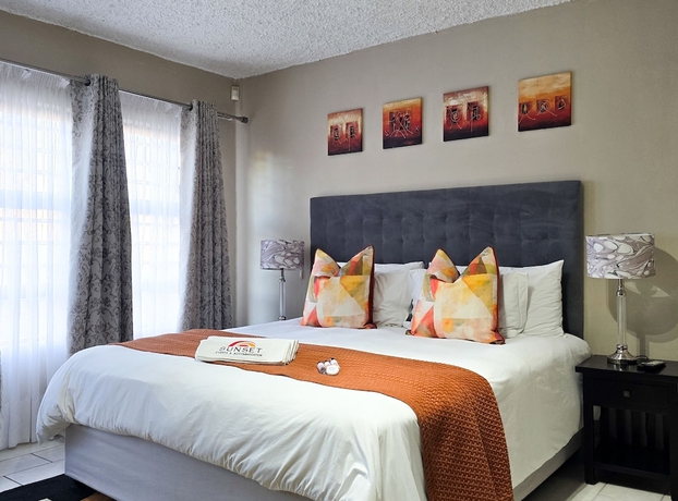 Imagen de la habitación del Hotel Sunset Events and Accommodation. Foto 6