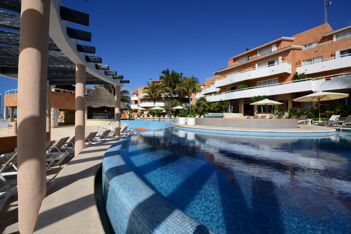 Imagen de la piscina del Hotel Sunset Fishermen Beach Resort Playa Del Carmen - All Inclusive. Foto 11