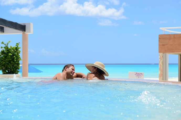 Imagen de la piscina del Hotel Sunset Fishermen Beach Resort Playa Del Carmen - All Inclusive. Foto 12