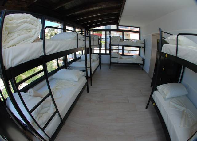 Imagen de la habitación del Hotel Sunset Hostel. Foto 5