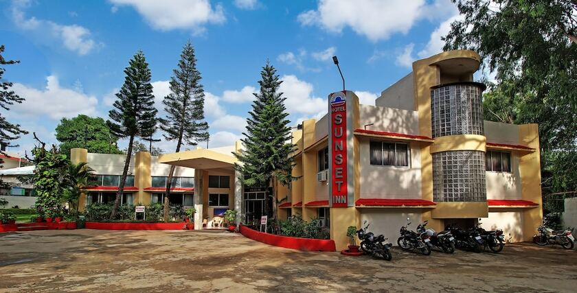 Imagen general del Hotel Sunset Inn Mount Abu With Swimming Pool. Foto 9