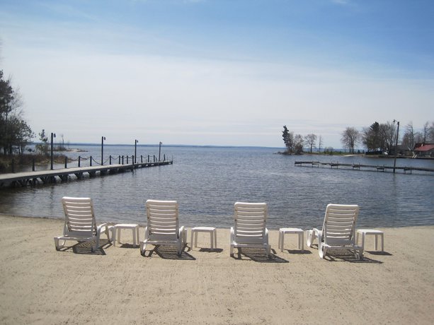 Imagen de los exteriores del Hotel Sunset Inn, North Bay. Foto 18