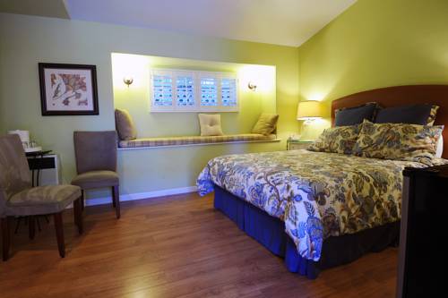 Imagen de la habitación del Hotel Sunset Inn Pacific Grove. Foto 4
