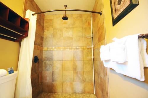 Imagen de la habitación del Hotel Sunset Inn Pacific Grove. Foto 5