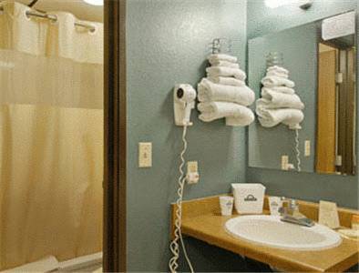Imagen de la habitación del Hotel Sunset Inn and Suites - Lincoln Airport. Foto 8