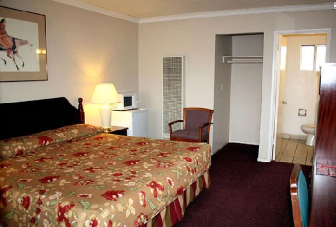 Imagen de la habitación del Hotel Sunset Inn and Suites, West Sacramento. Foto 5