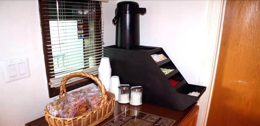 Imagen del bar/restaurante del Hotel Sunset Inn and Suites, West Sacramento. Foto 2