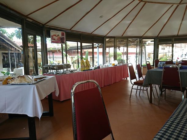 Imagen del bar/restaurante del Hotel Sunset International. Foto 4