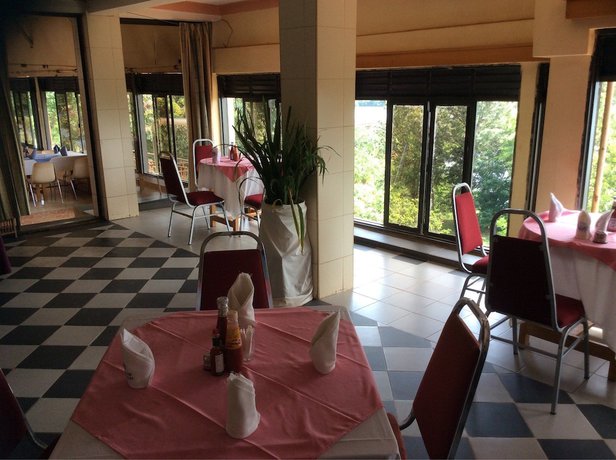 Imagen del bar/restaurante del Hotel Sunset International. Foto 6