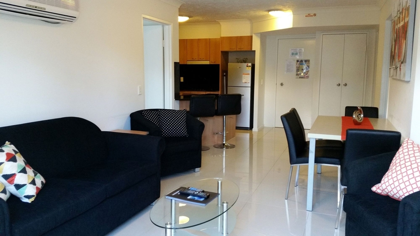 Imagen de los interiores del Hotel Sunset Island Resort. Foto 10