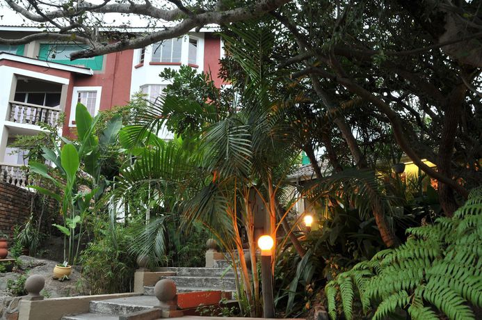 Imagen de la piscina del Hotel Sunset Manor. Foto 16