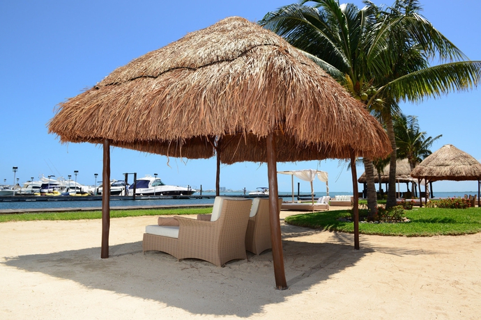 Imagen general del Hotel Sunset Marina Resort and Yacht Club. Foto 2