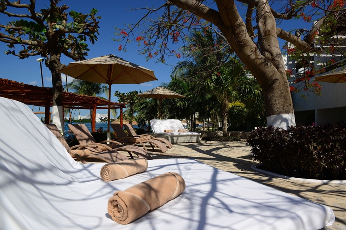 Imagen general del Hotel Sunset Marina Resort and Yacht Club. Foto 5